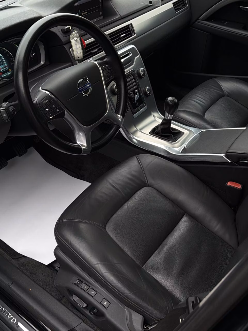 Volvo V70 фото 10