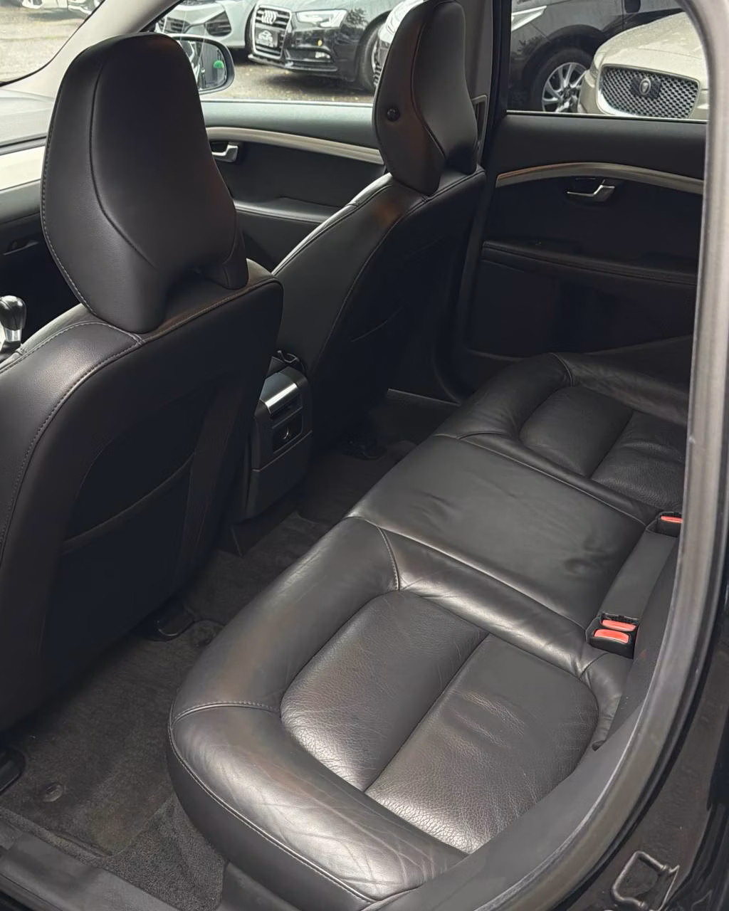 Volvo V70 фото 11