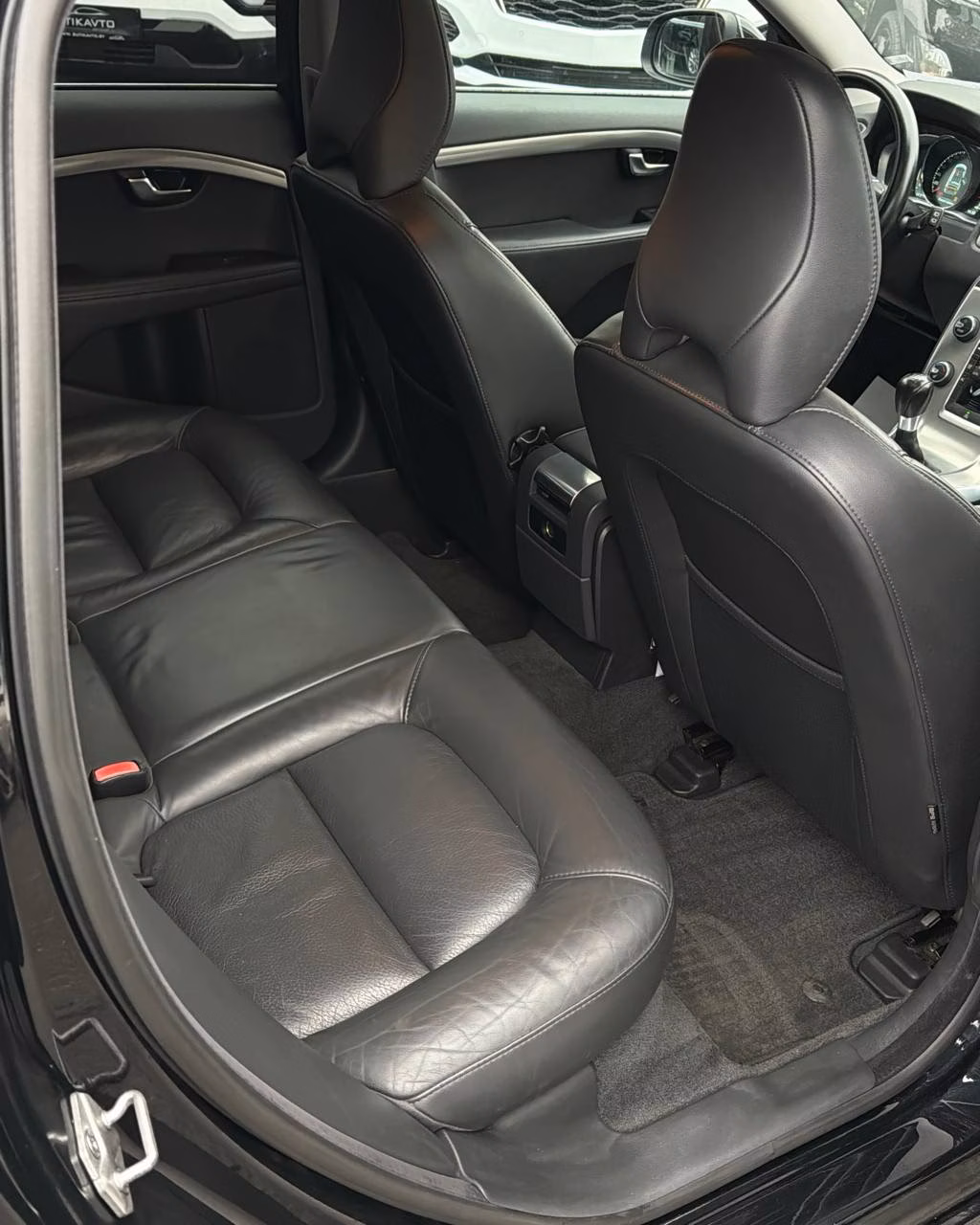 Volvo V70 фото 14