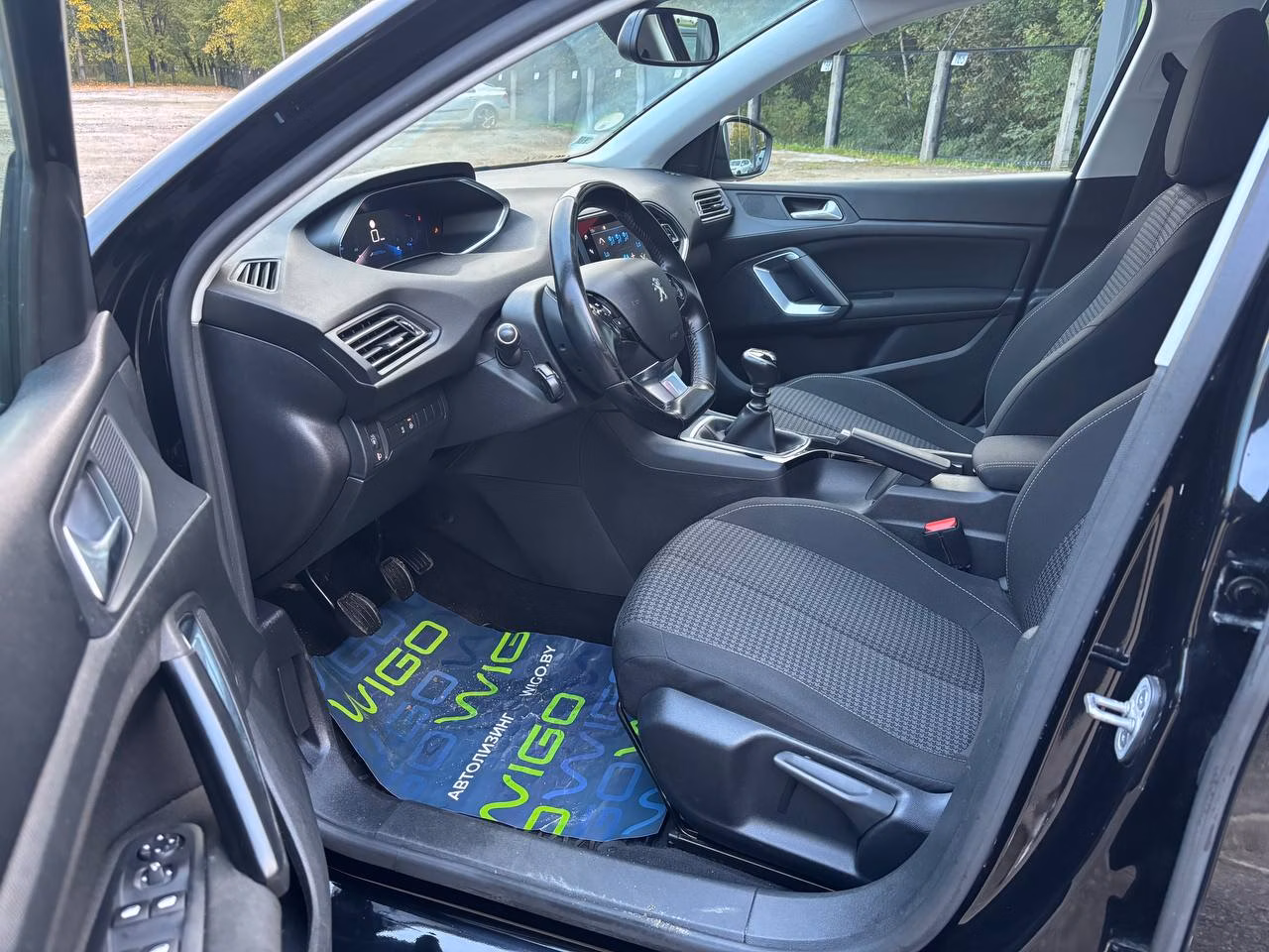 Peugeot 308 фото 9