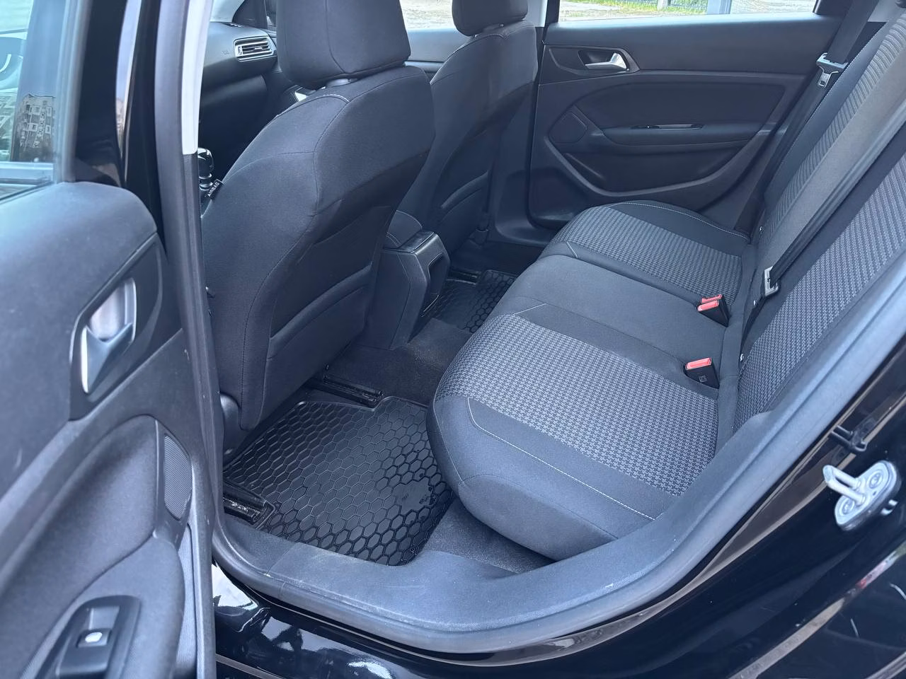 Peugeot 308 фото 16