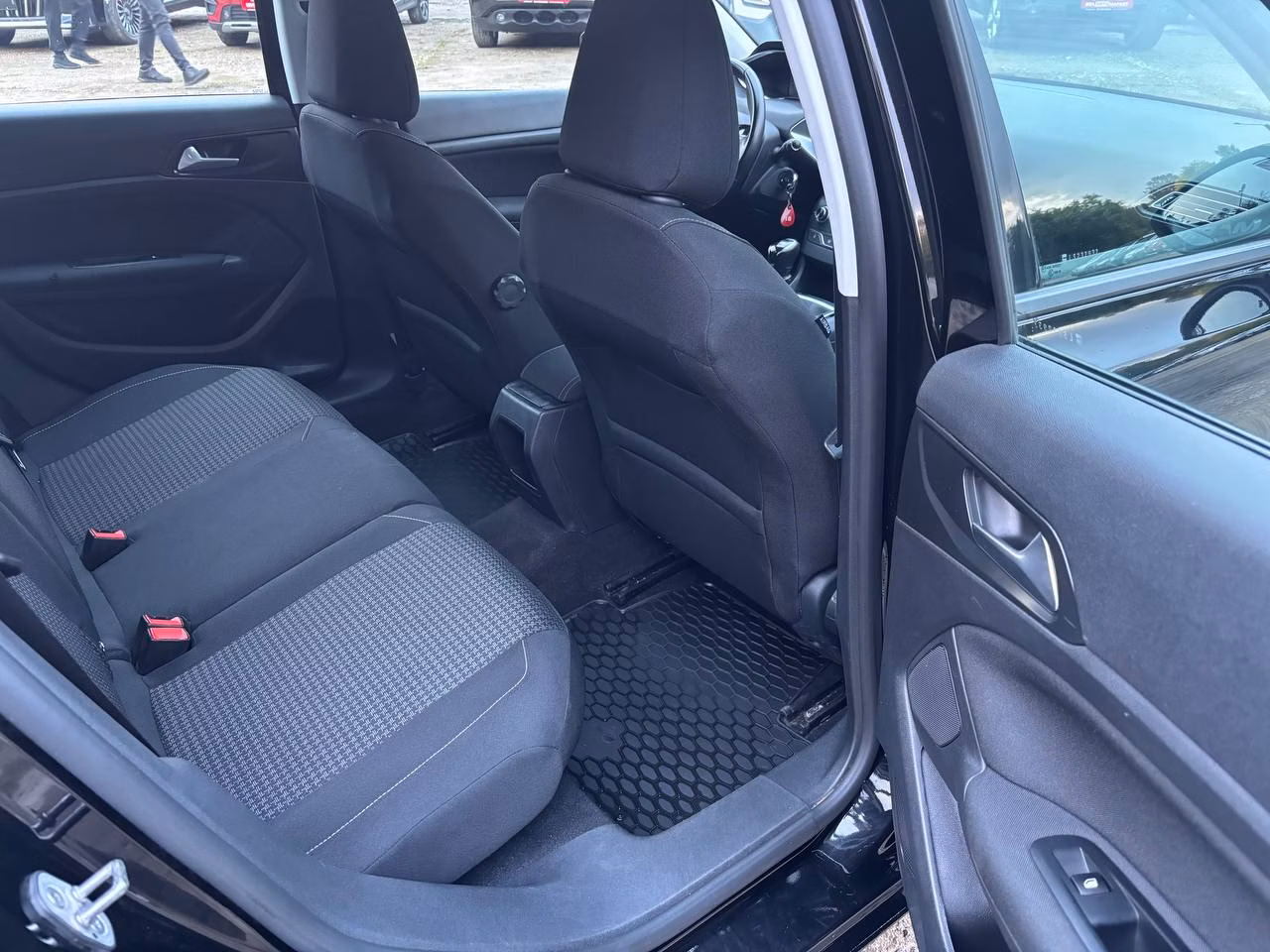 Peugeot 308 фото 18