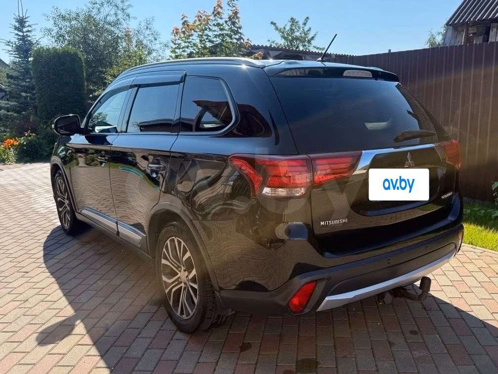 Mitsubishi Outlander фото 2