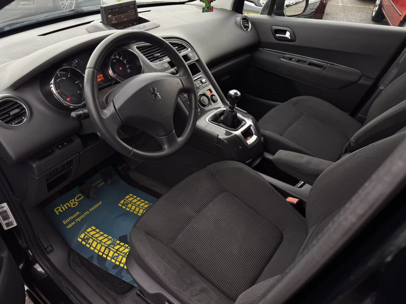 Peugeot 5008 фото 8