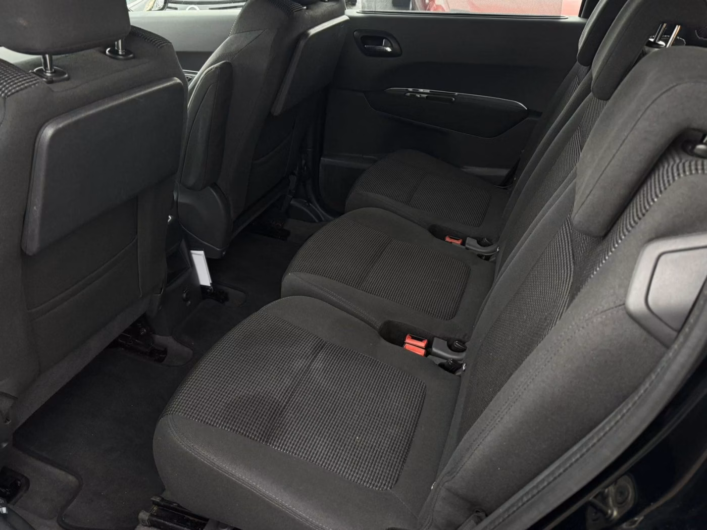 Peugeot 5008 фото 12