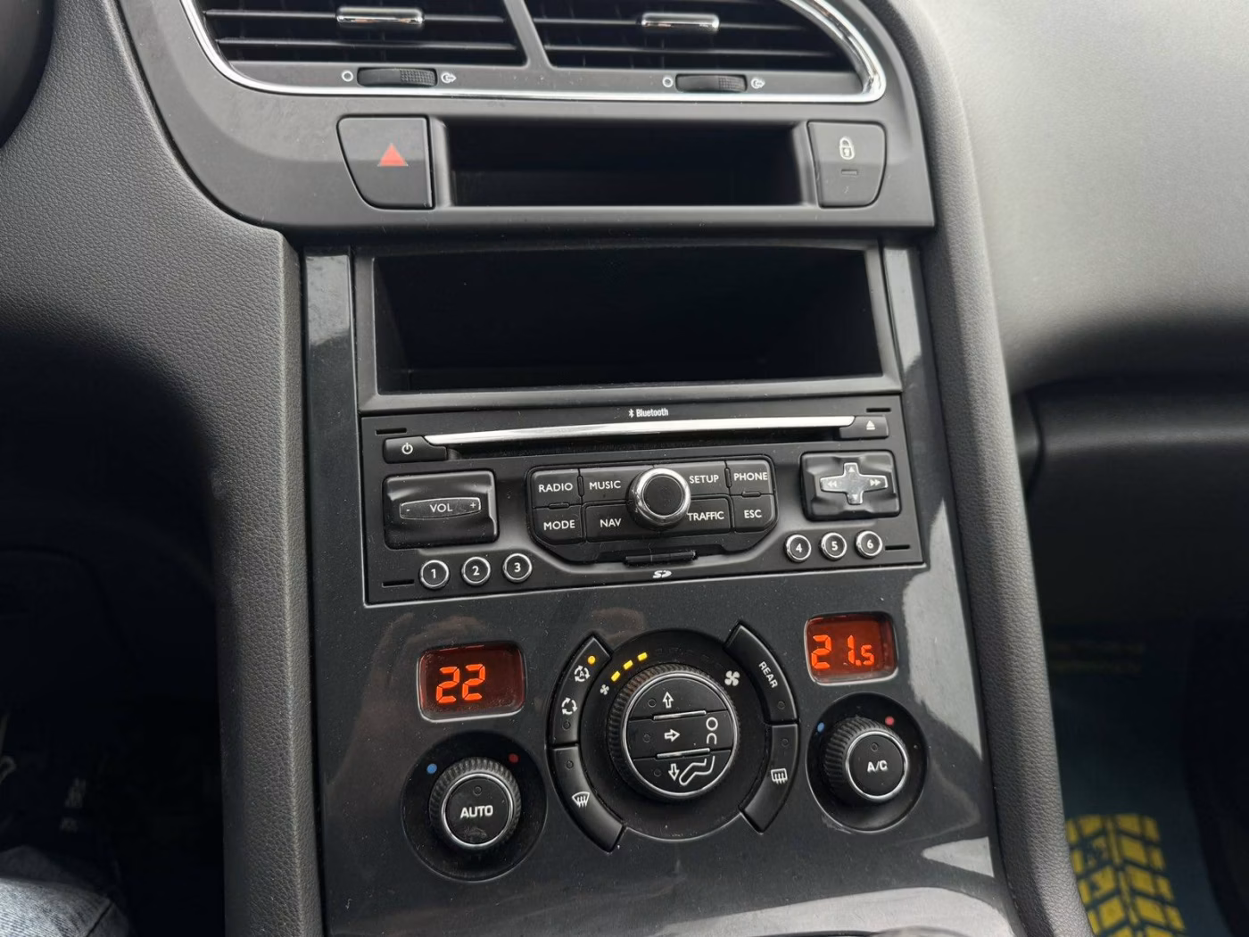 Peugeot 5008 фото 17