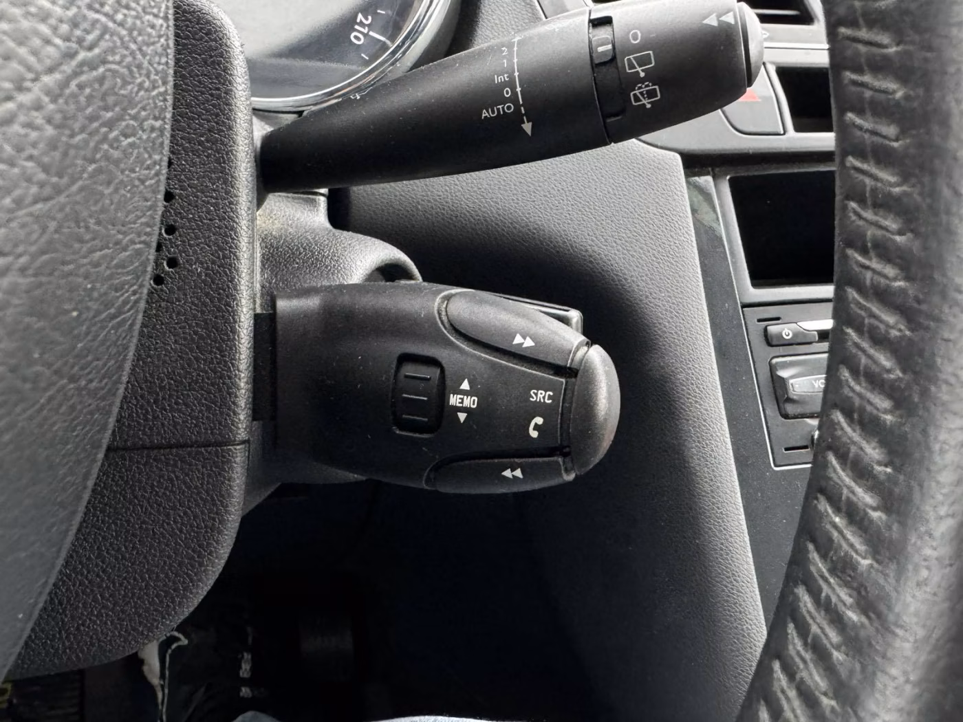 Peugeot 5008 фото 20