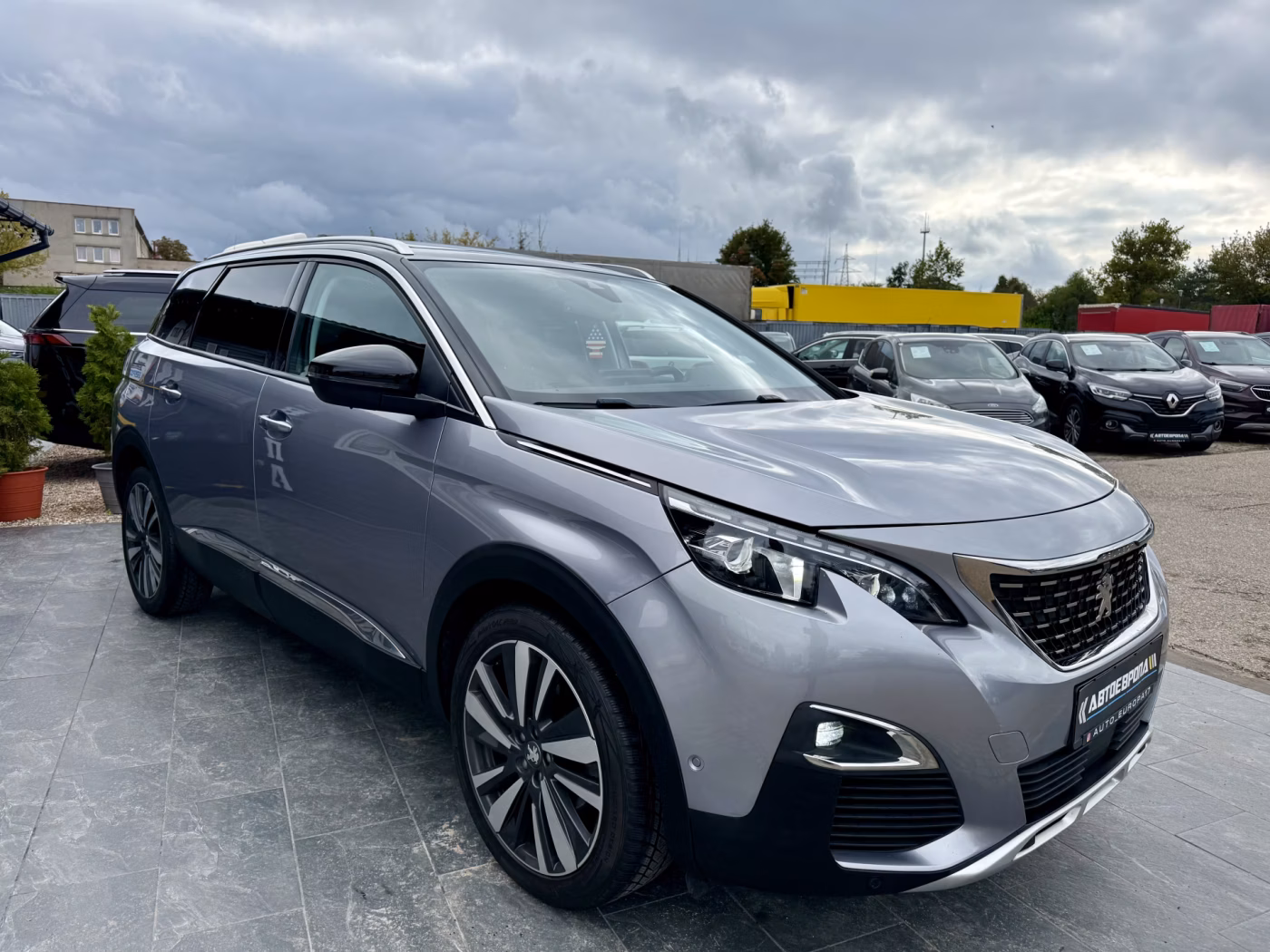 Peugeot 5008 фото 4