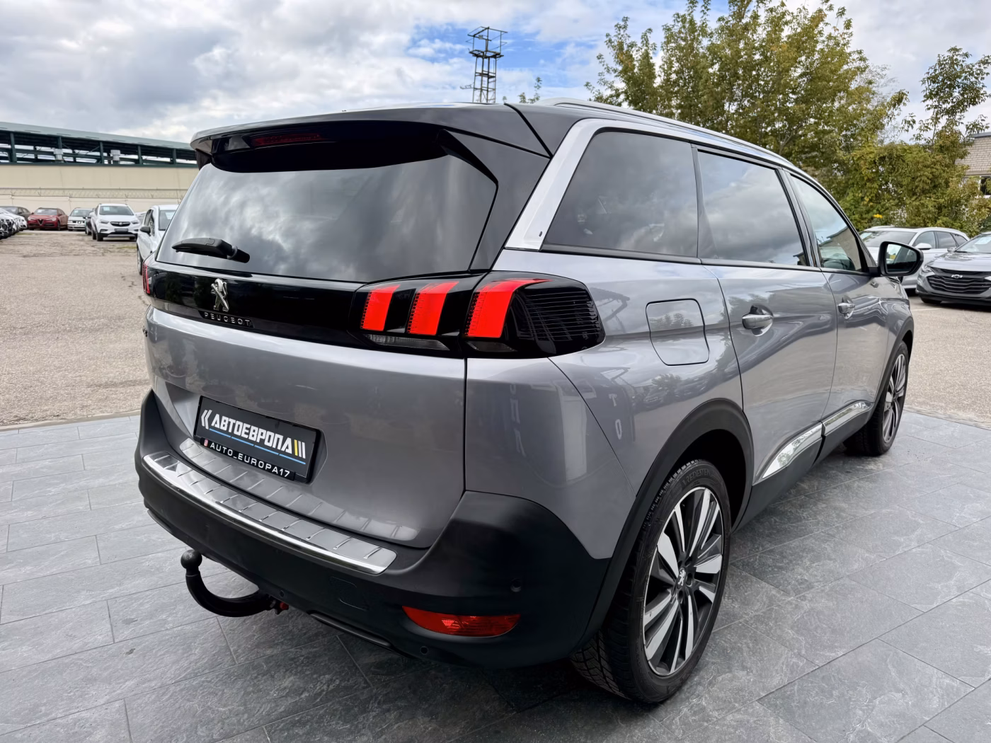Peugeot 5008 фото 5