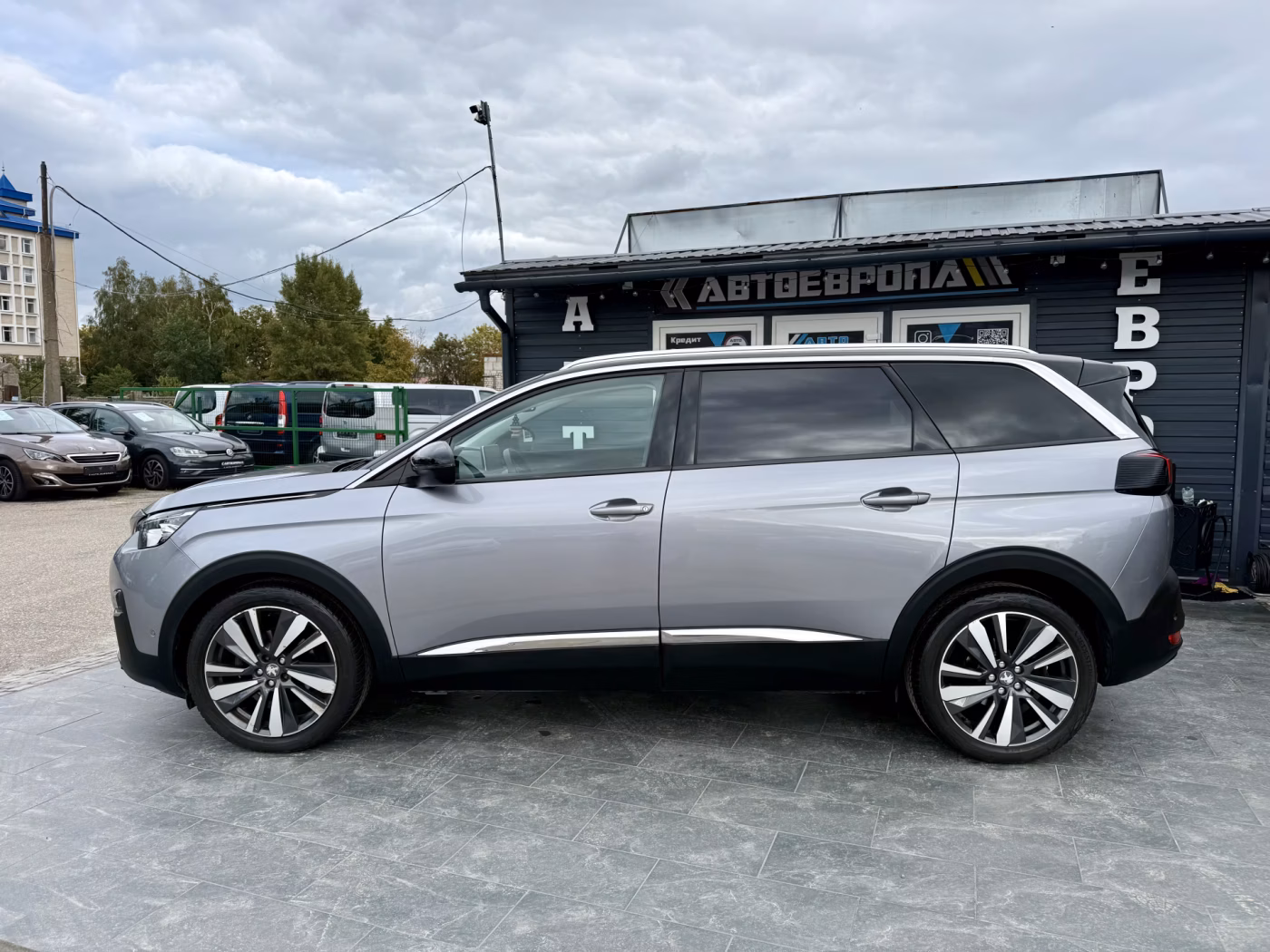 Peugeot 5008 фото 8