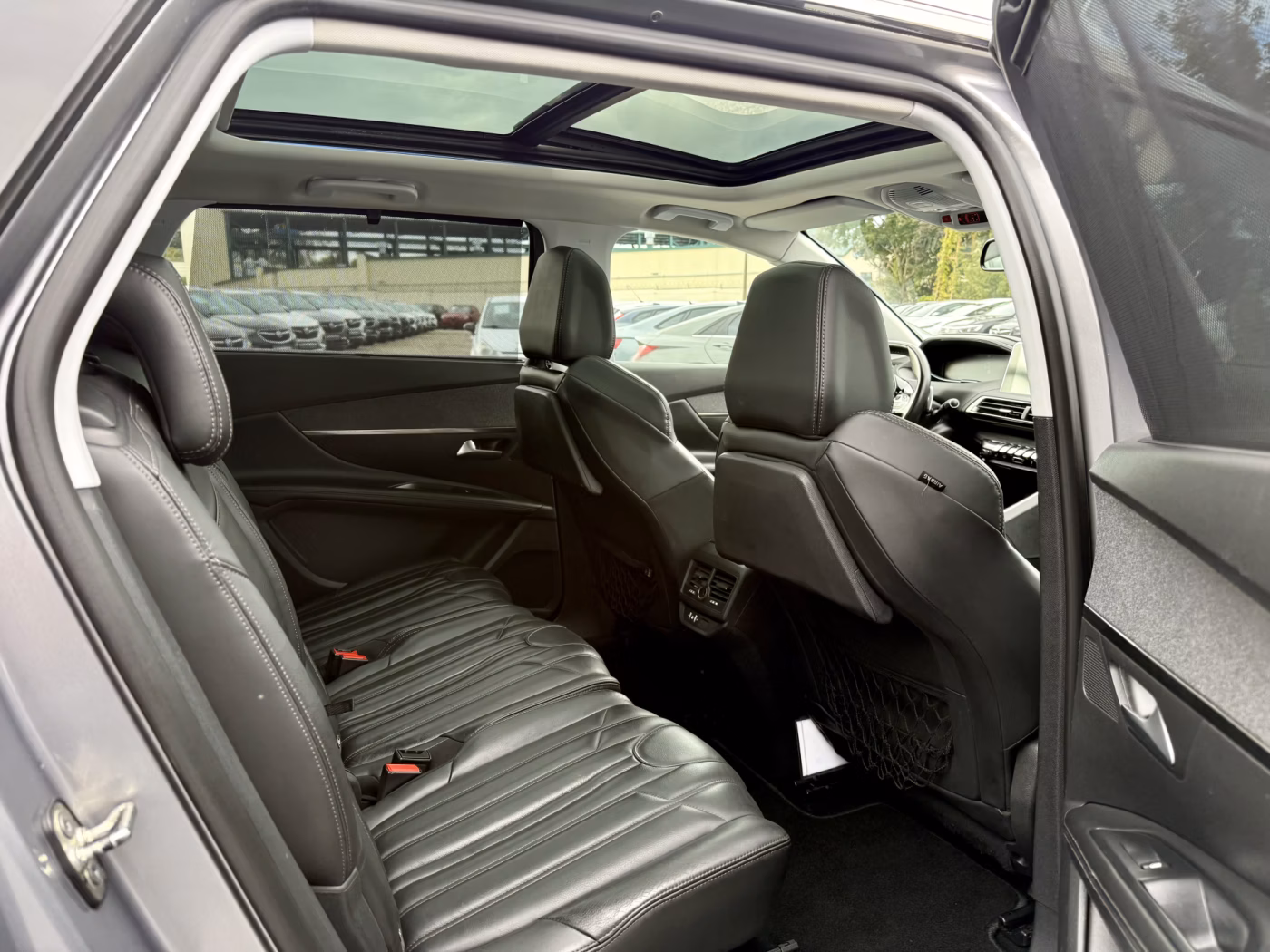 Peugeot 5008 фото 16