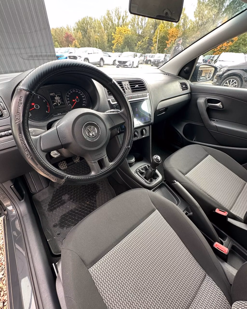 Volkswagen Polo Sedan фото 7