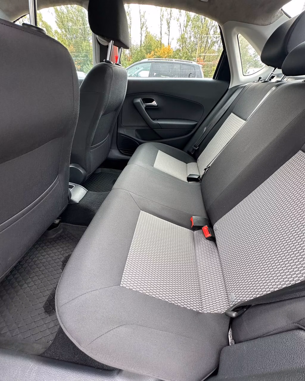 Volkswagen Polo Sedan фото 9