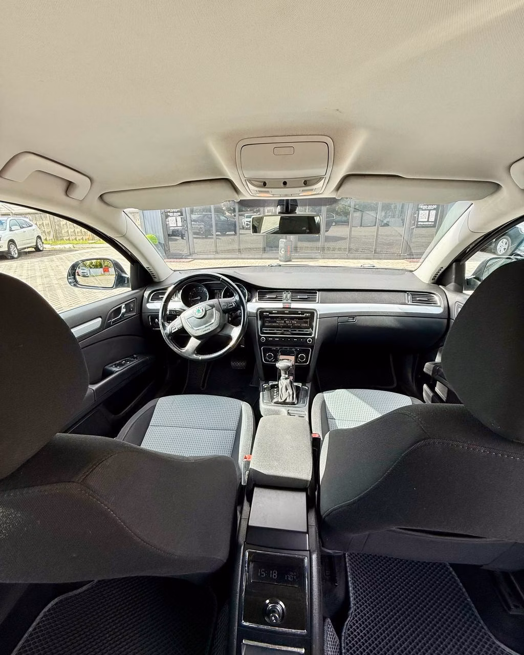 Skoda Superb фото 10