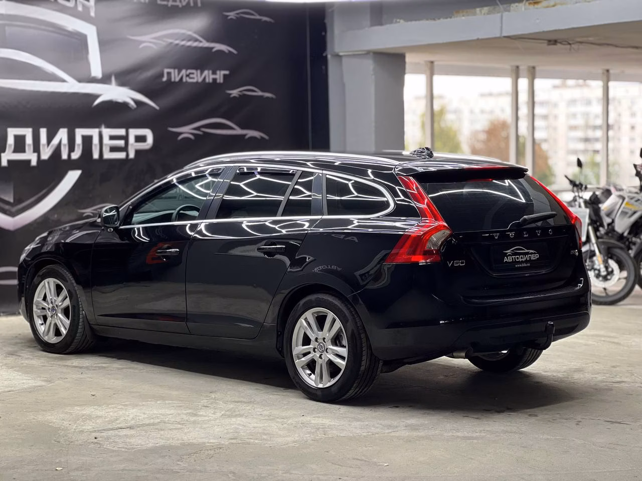 Volvo V60 фото 6