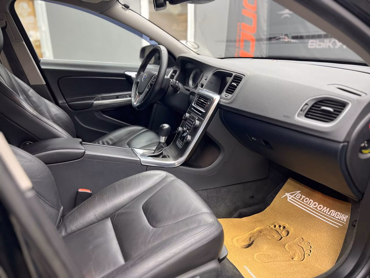 Volvo V60 фото 10