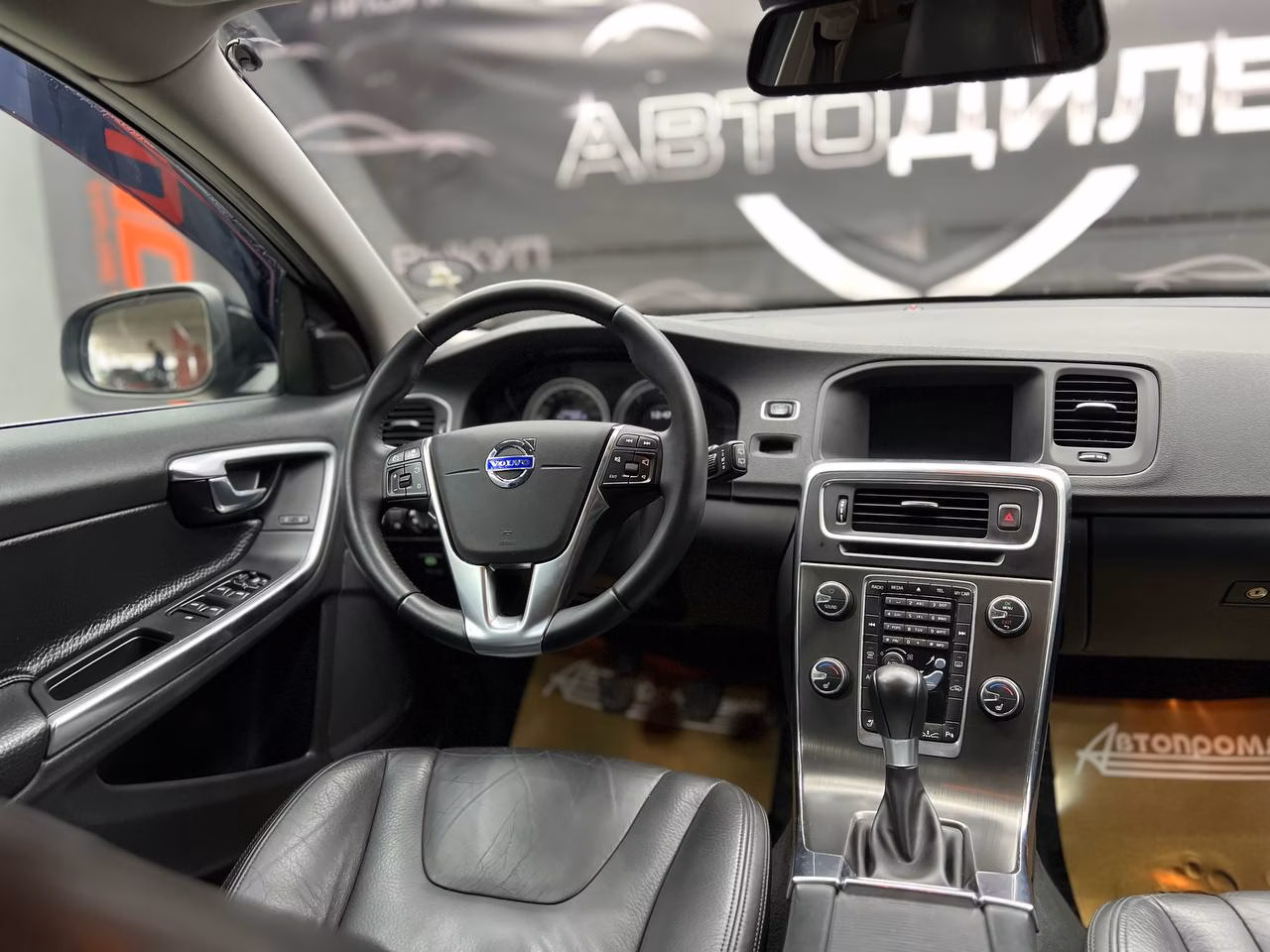 Volvo V60 фото 13