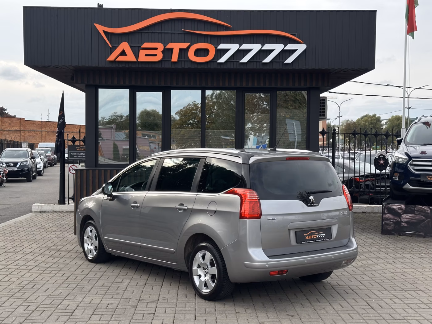 Peugeot 5008 фото 4