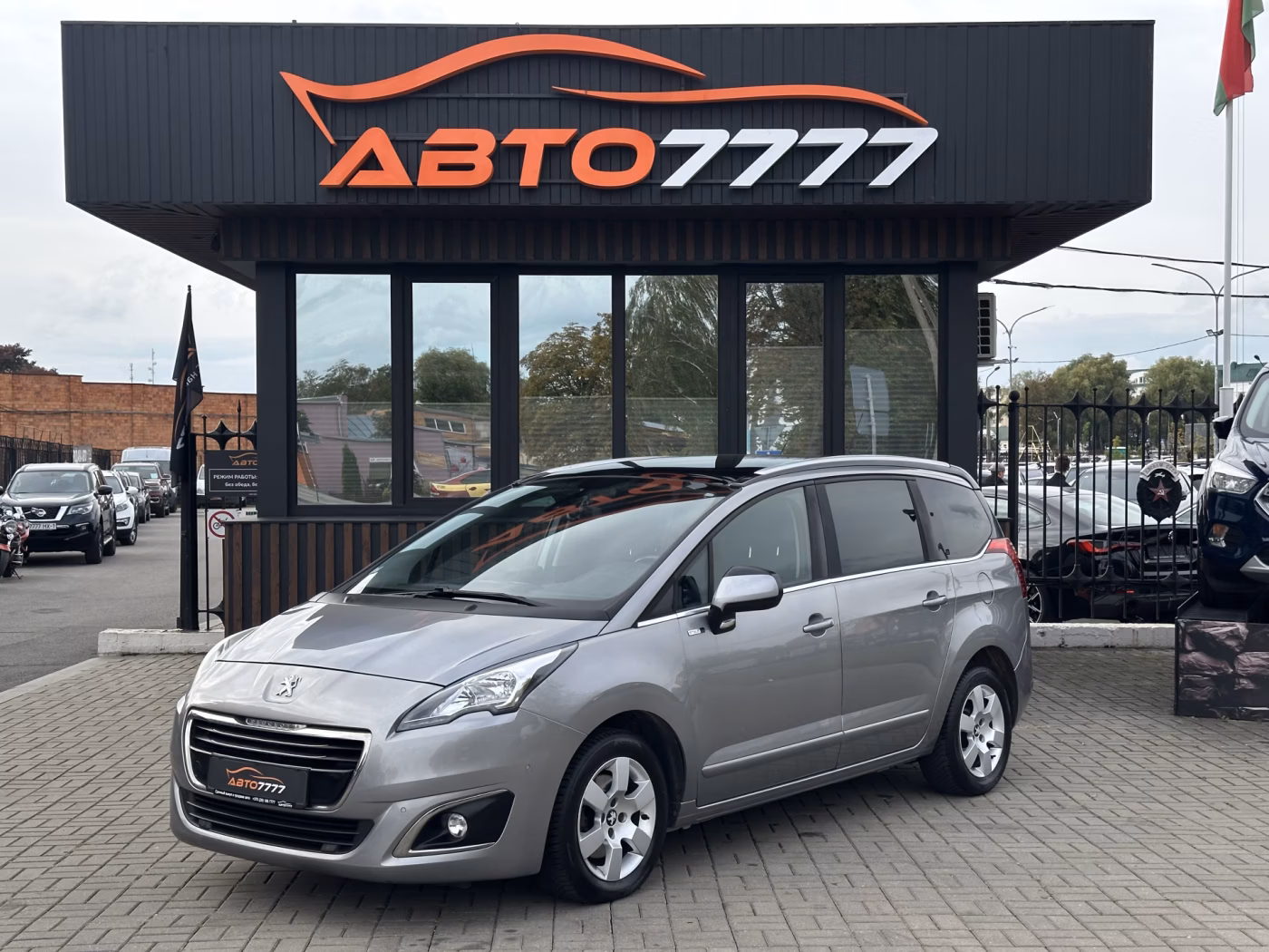 Peugeot 5008 фото 5