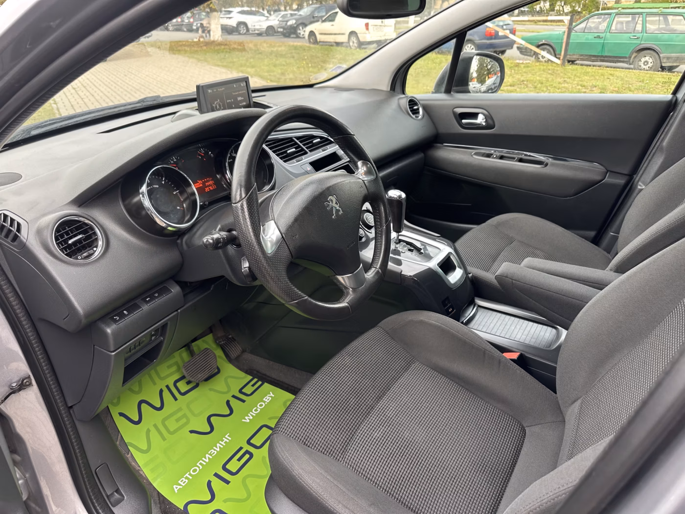 Peugeot 5008 фото 8