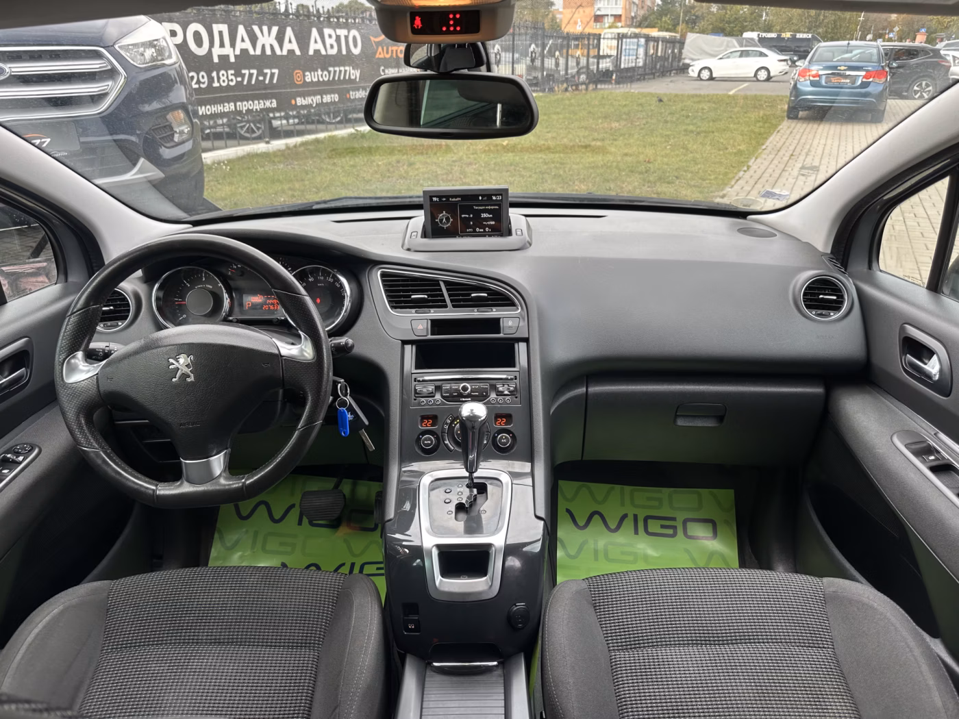 Peugeot 5008 фото 10