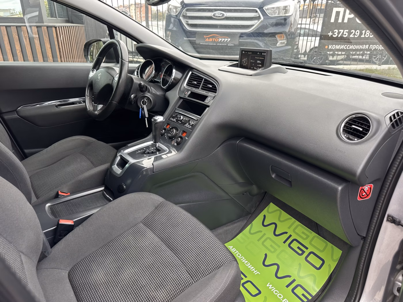 Peugeot 5008 фото 12