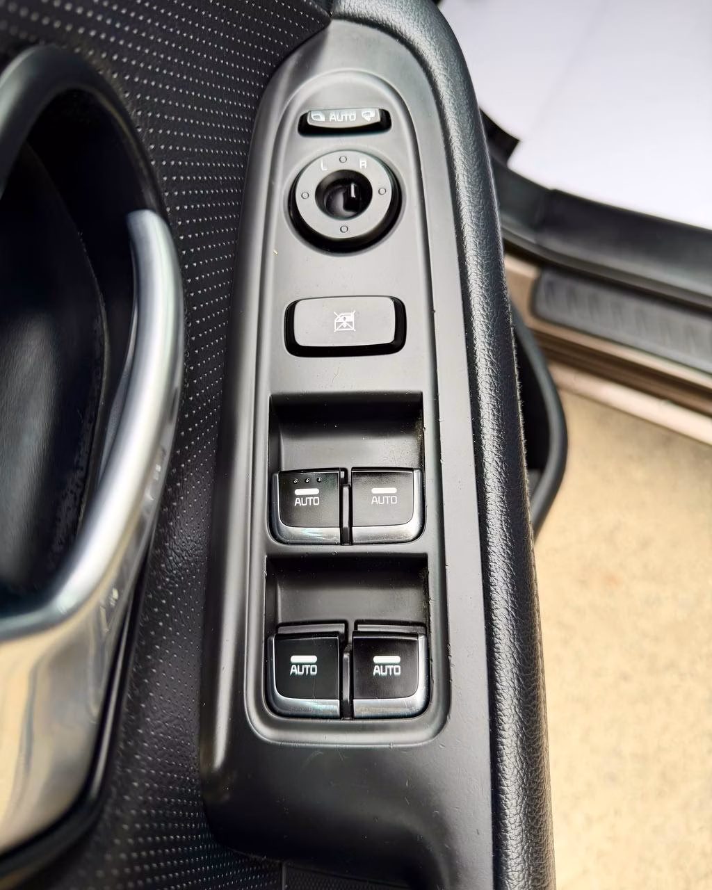 Kia Carens фото 9
