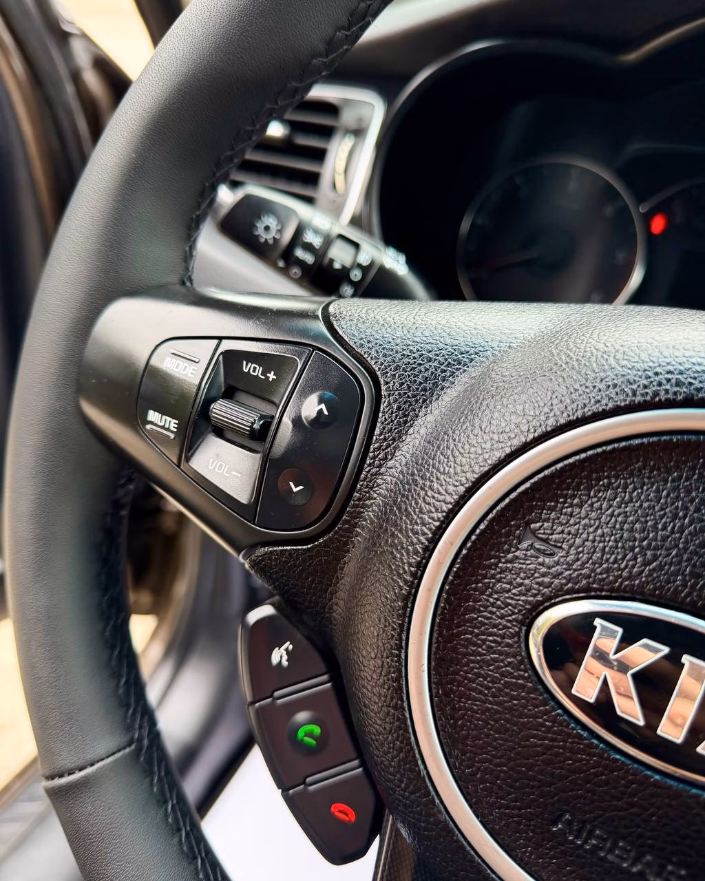 Kia Carens фото 12