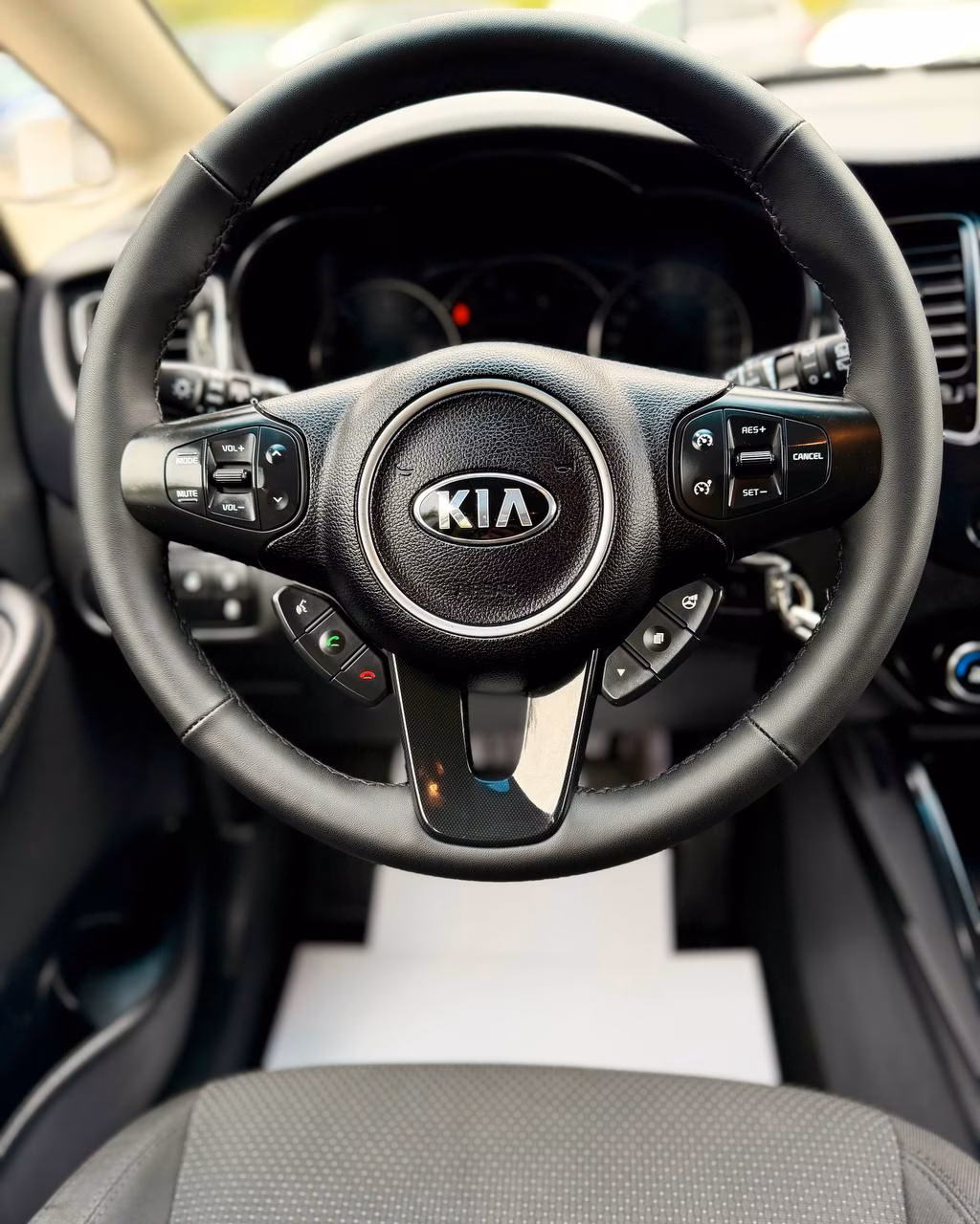 Kia Carens фото 13