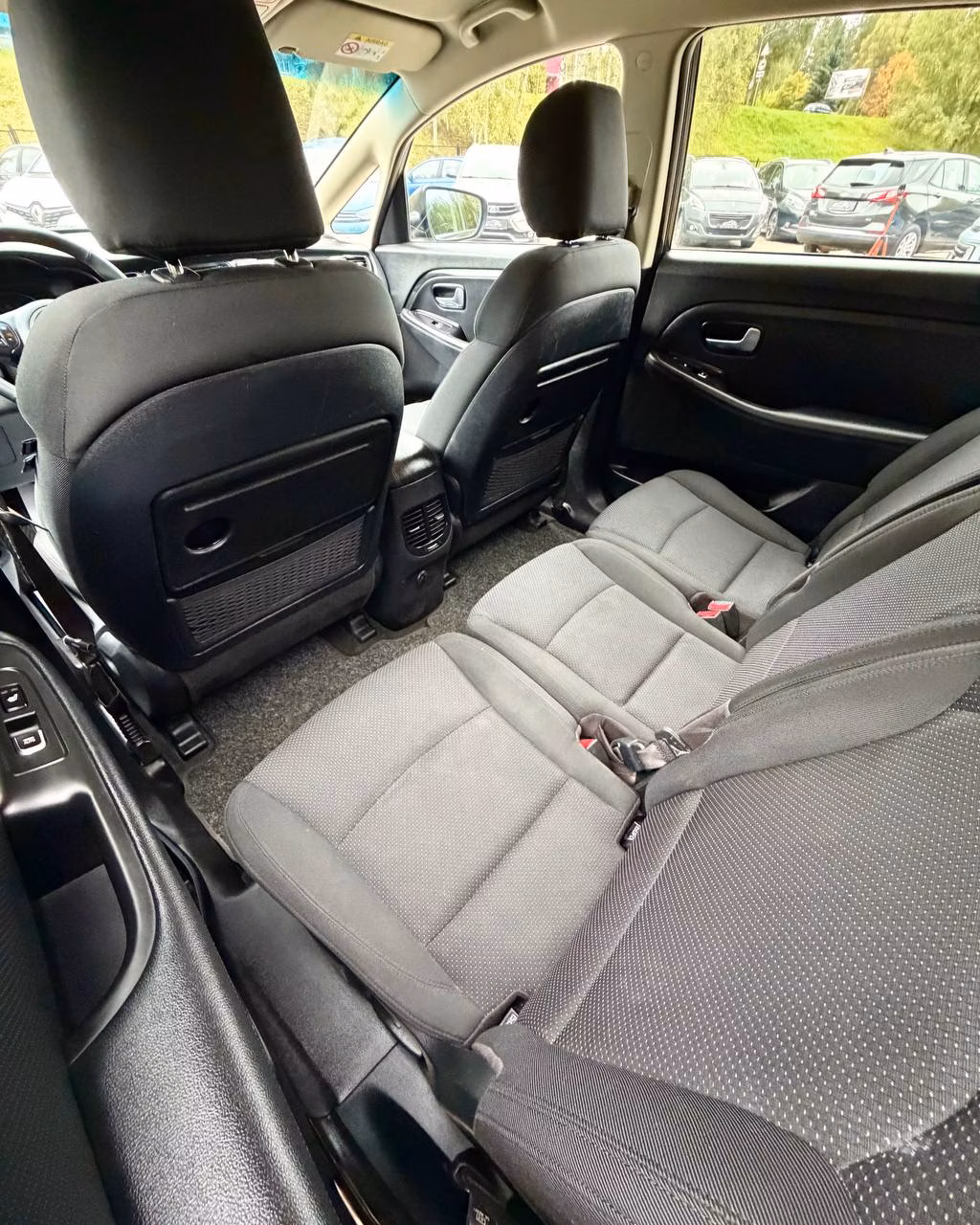 Kia Carens фото 19