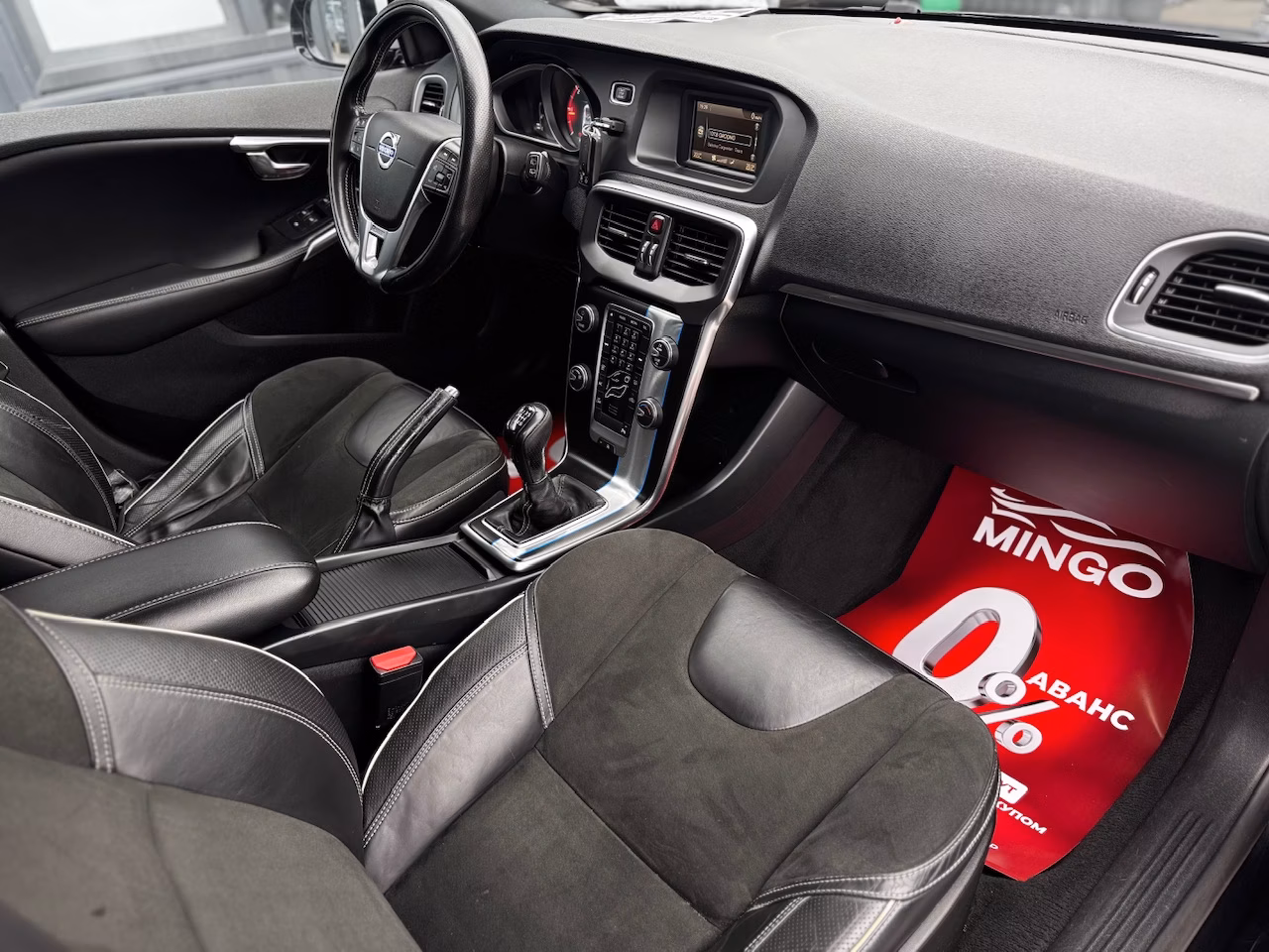 Volvo V40 фото 11