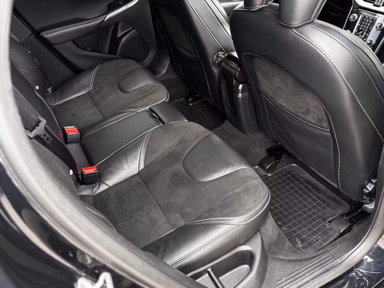 Volvo V40 фото 15