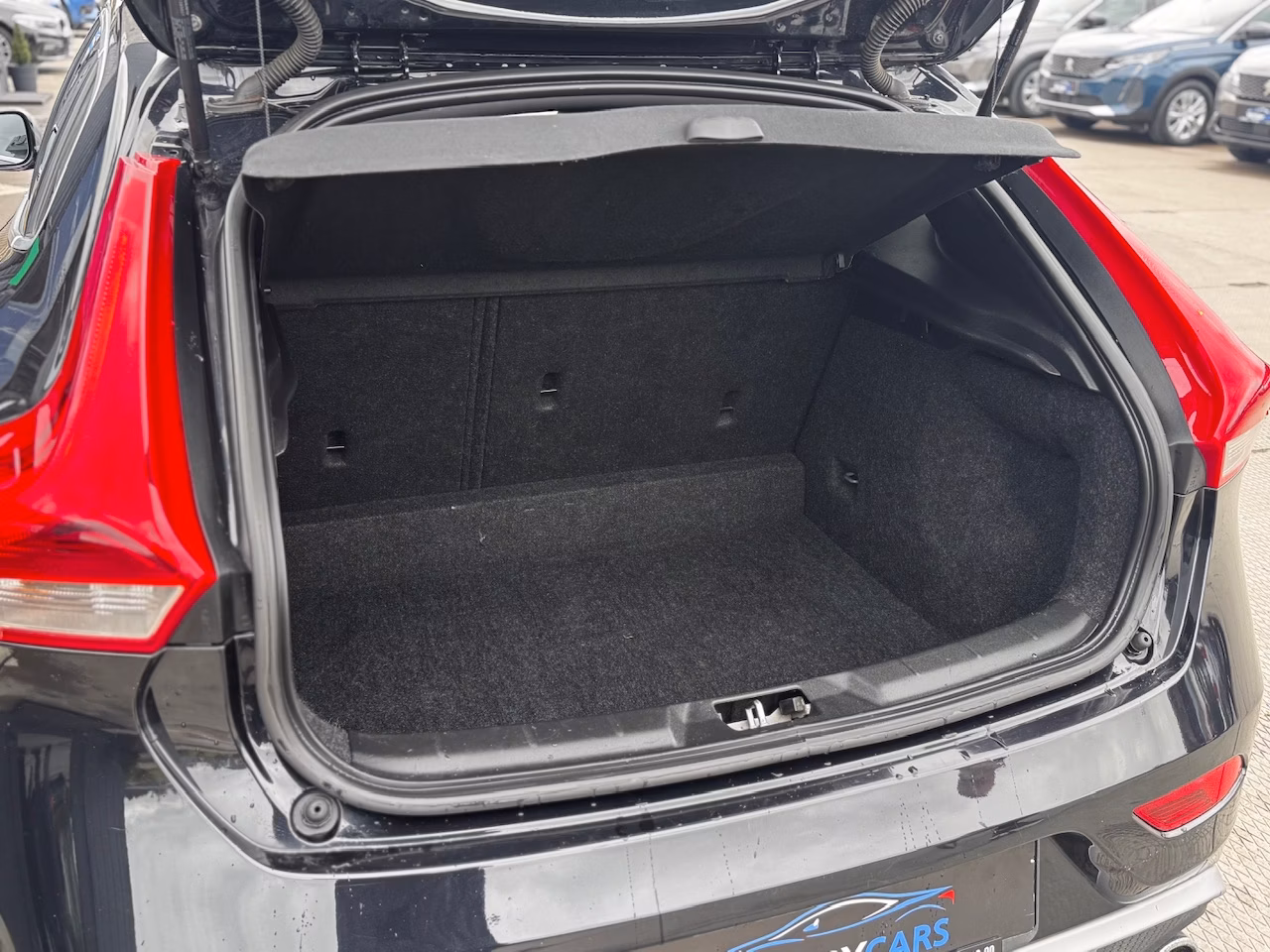 Volvo V40 фото 17