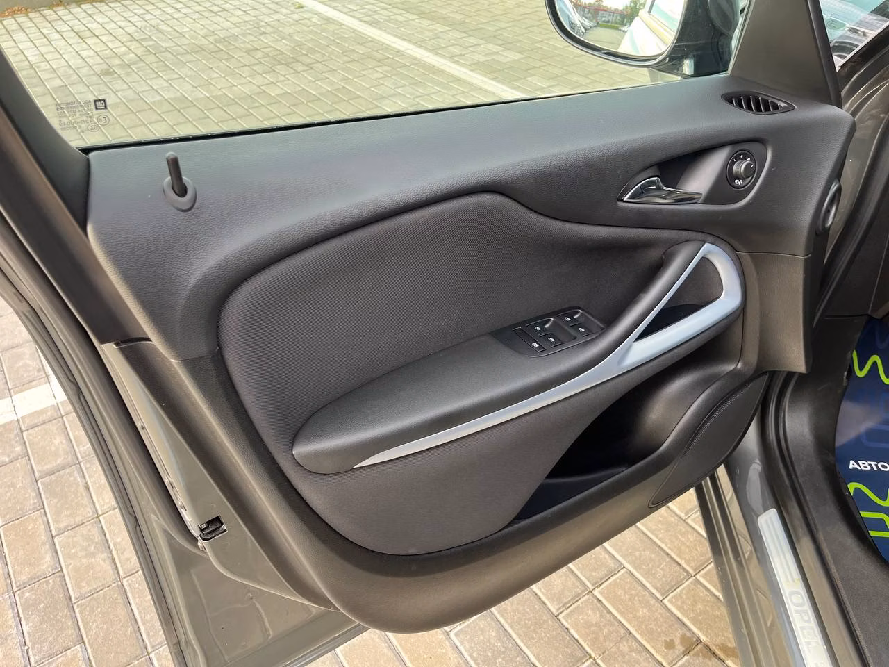 Opel Zafira фото 9