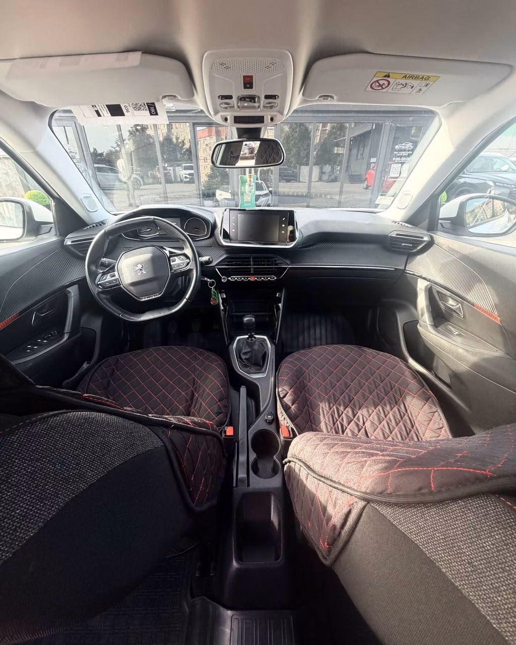 Peugeot 2008 фото 10