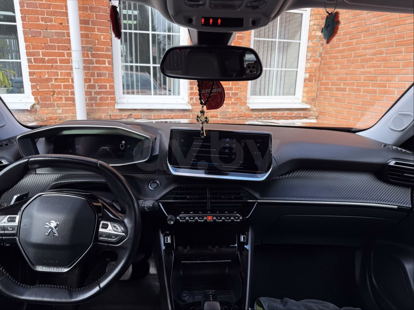 Peugeot 2008 фото 9