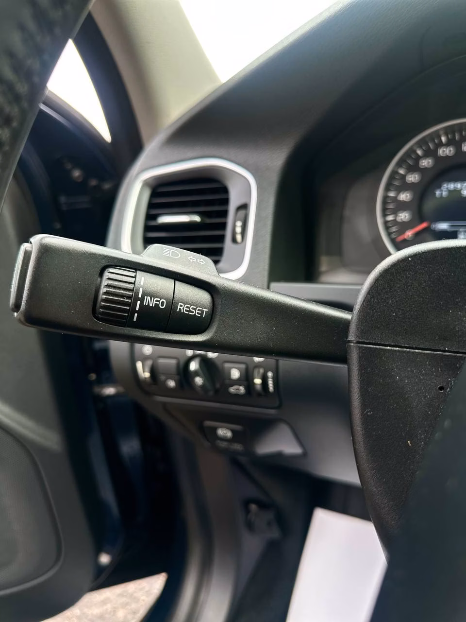 Volvo S60 фото 14