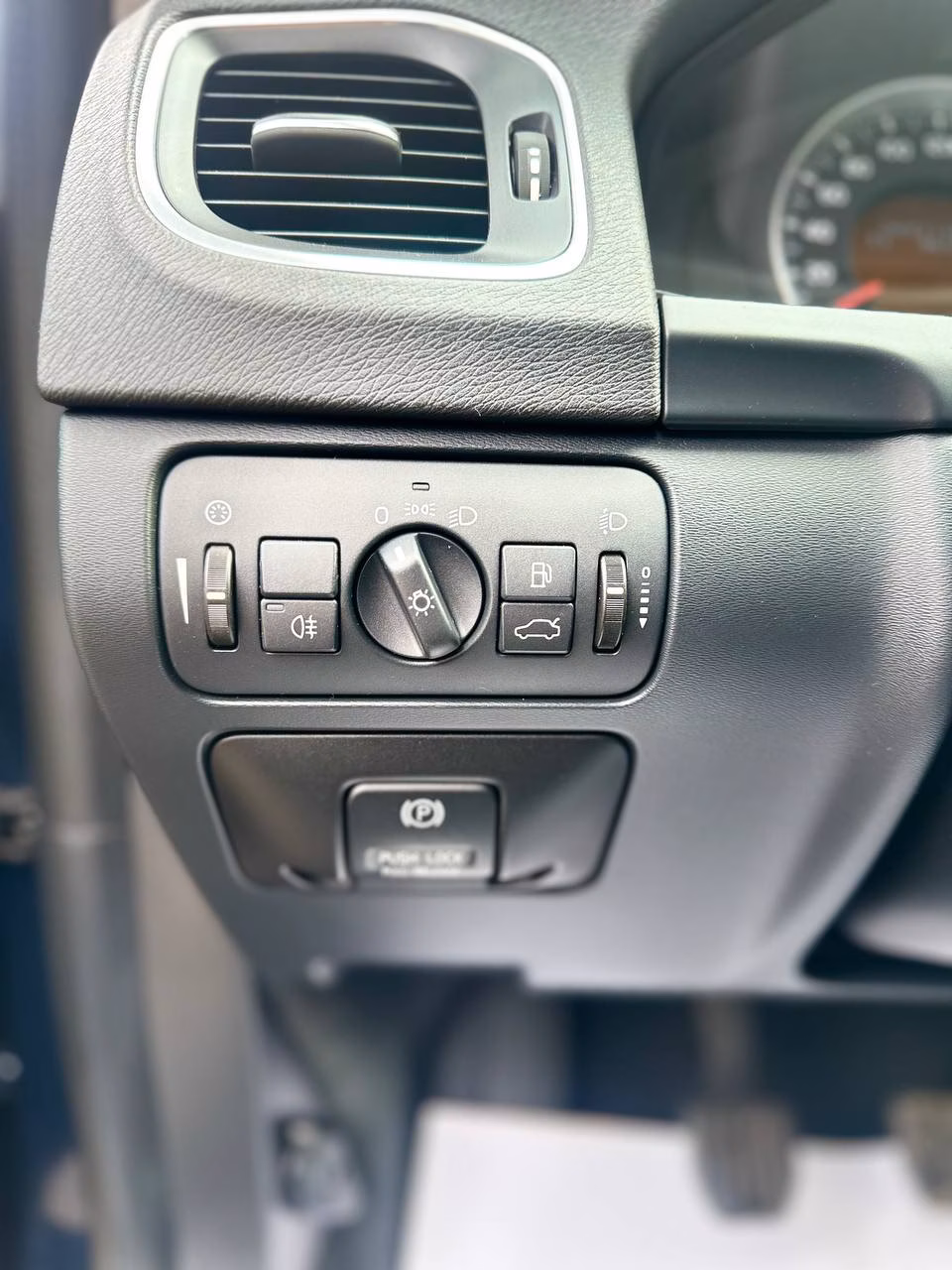 Volvo S60 фото 17