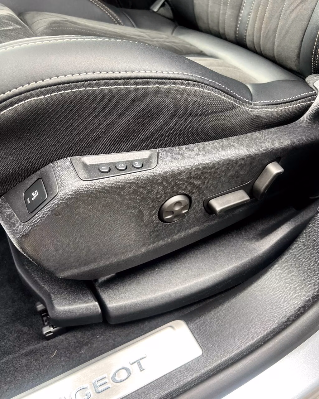 Peugeot 5008 фото 12