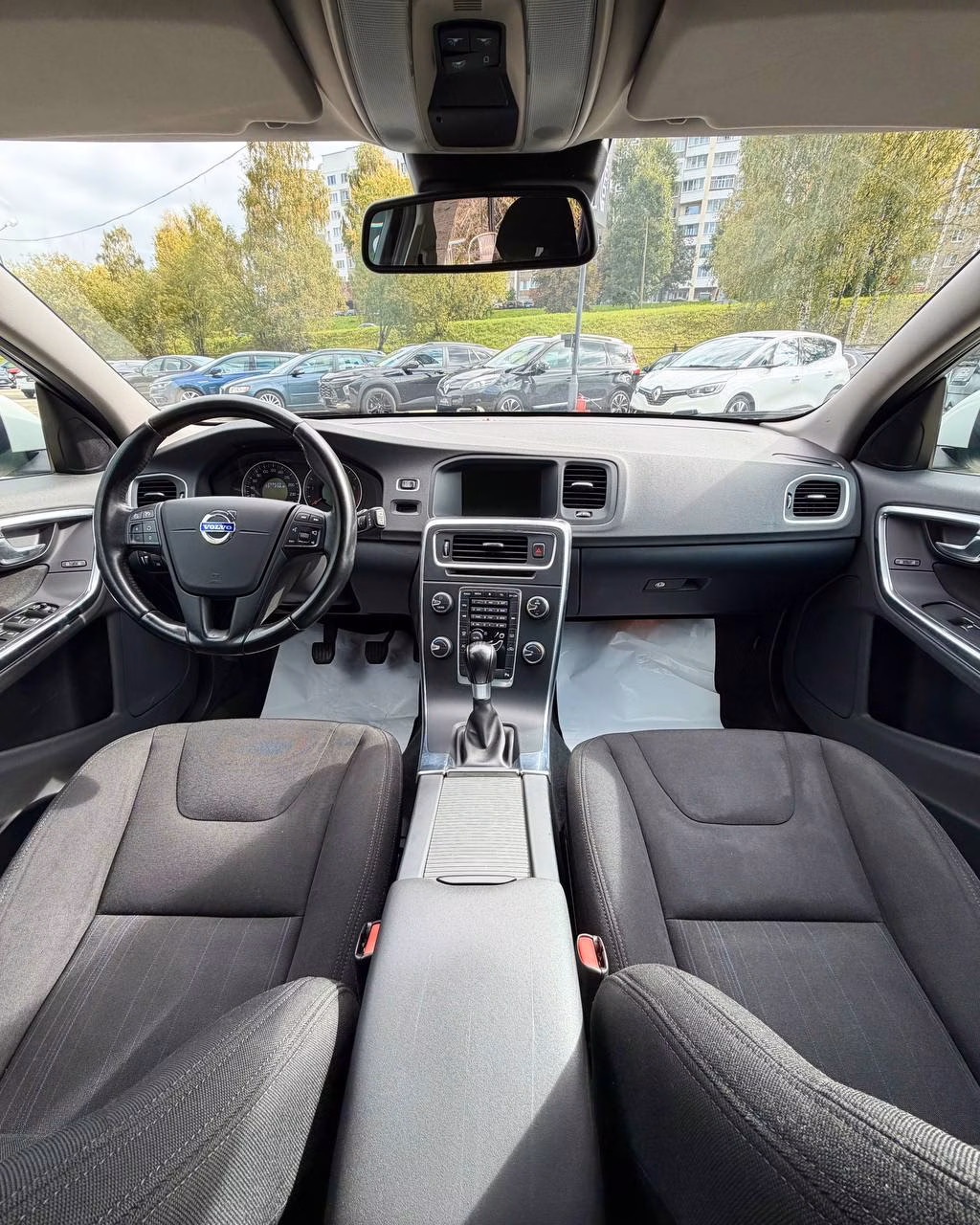 Volvo V60 фото 11