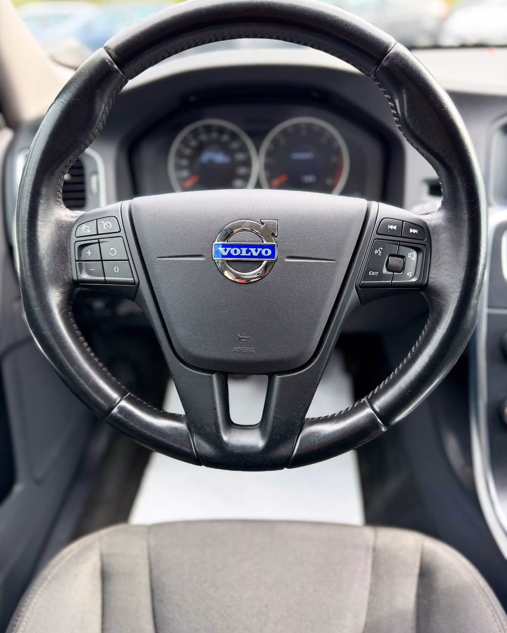 Volvo V60 фото 12