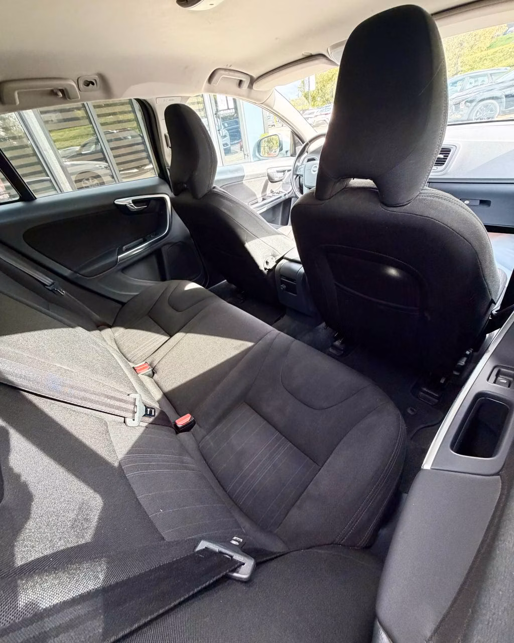 Volvo V60 фото 14