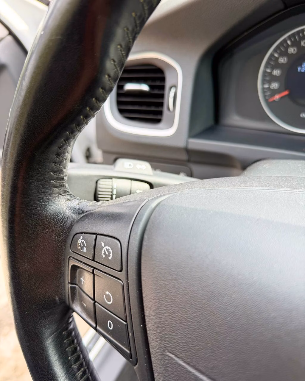 Volvo V60 фото 17