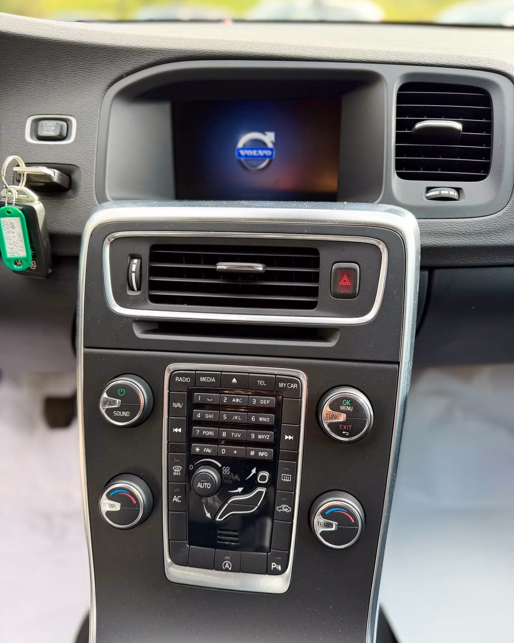 Volvo V60 фото 19
