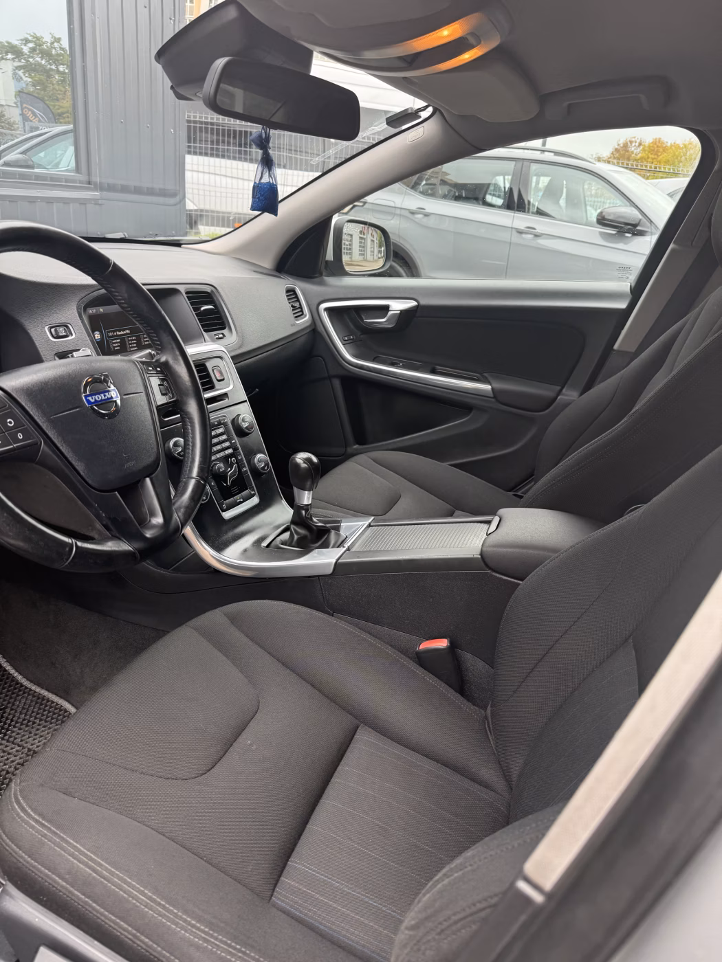 Volvo S60 фото 7