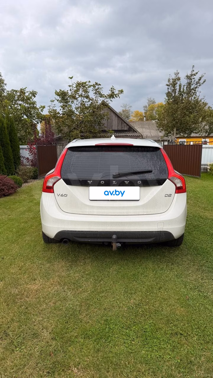 Volvo V60 фото 3