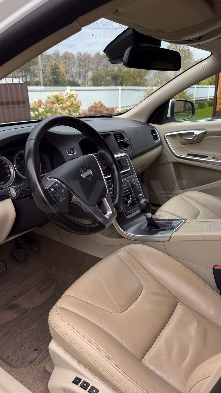 Volvo V60 фото 6