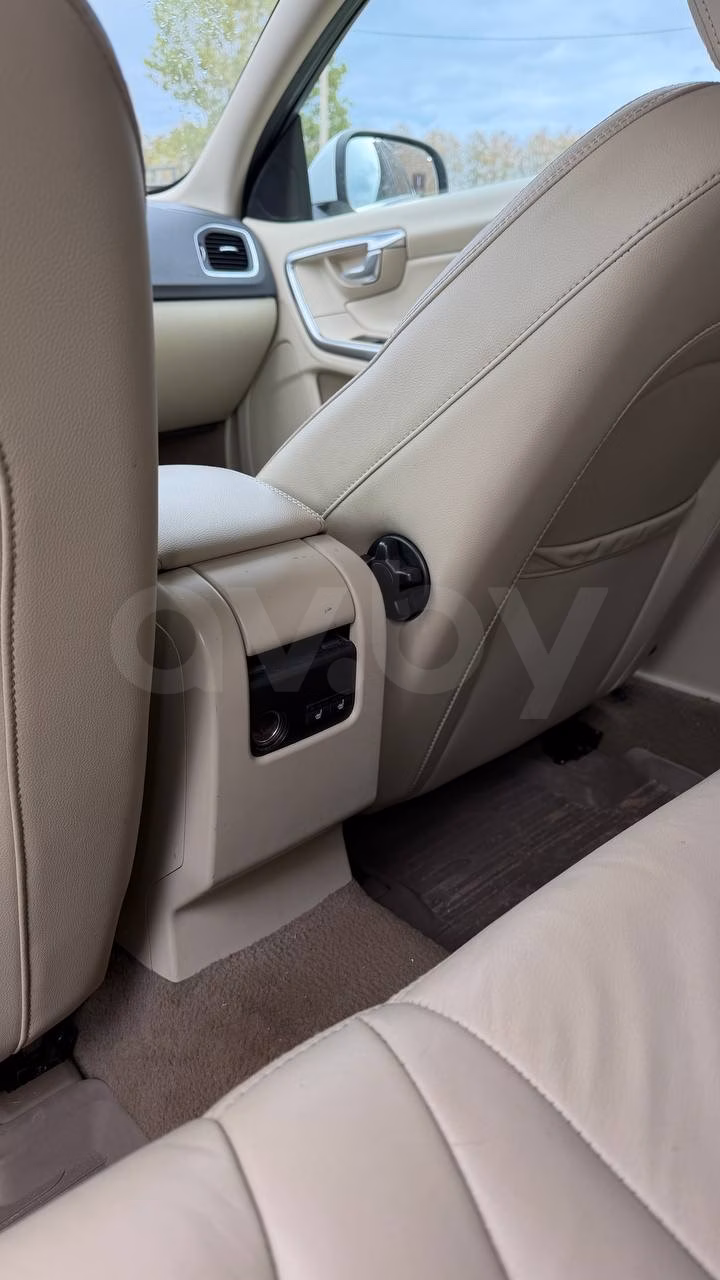 Volvo V60 фото 8
