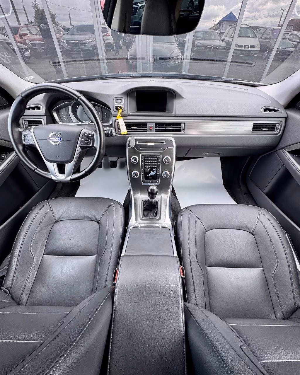 Volvo V70 фото 9