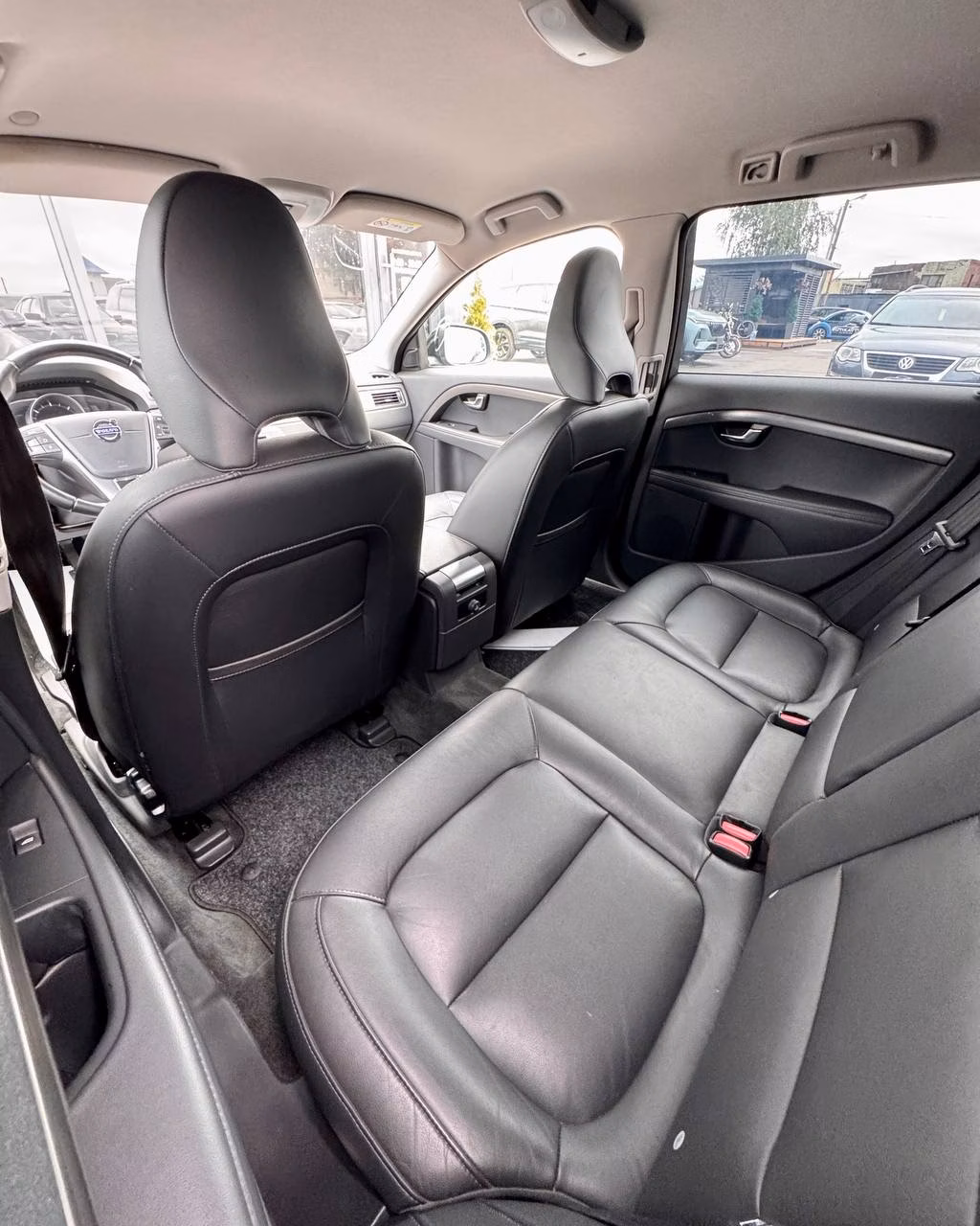 Volvo V70 фото 11